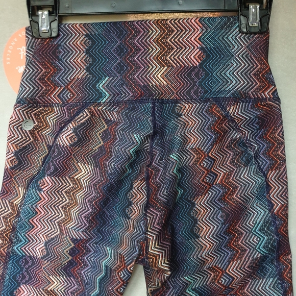 Guru Active Full Length Wide High-Rise Waist Leggings in Multi Color Chevron Sm - Picture 7 of 16